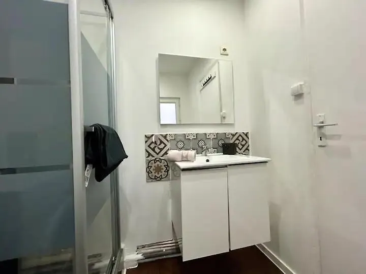 Au Coeur De La Plaine : La Vie Locale Apartment Marseille France
