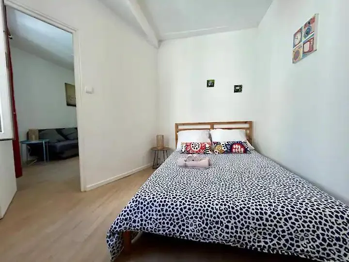 Au Coeur De La Plaine : La Vie Locale Apartment Marseille
