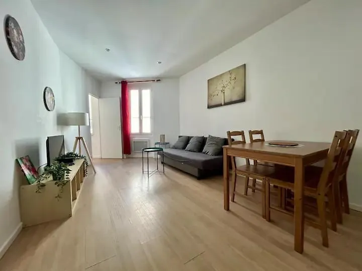 Au Coeur De La Plaine : La Vie Locale Apartment Marseille