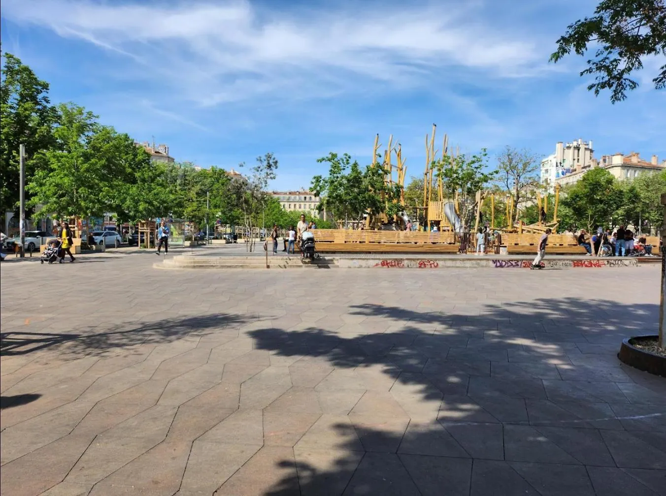 Apartament Au Coeur De La Plaine : La Vie Locale Marsylia Francja