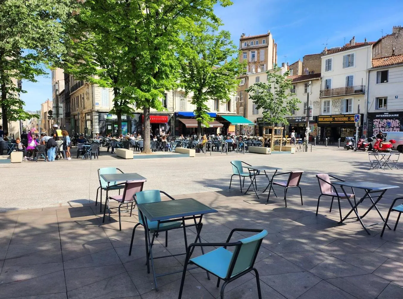 Au Coeur De La Plaine : La Vie Locale Apartment Marseille